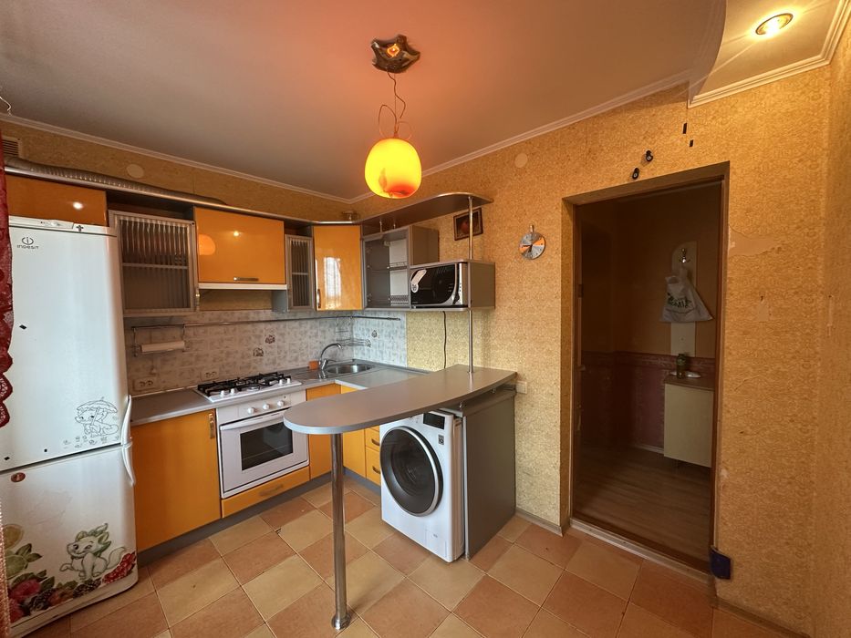 Продаж 4 кімнатної квартири ближня Київська