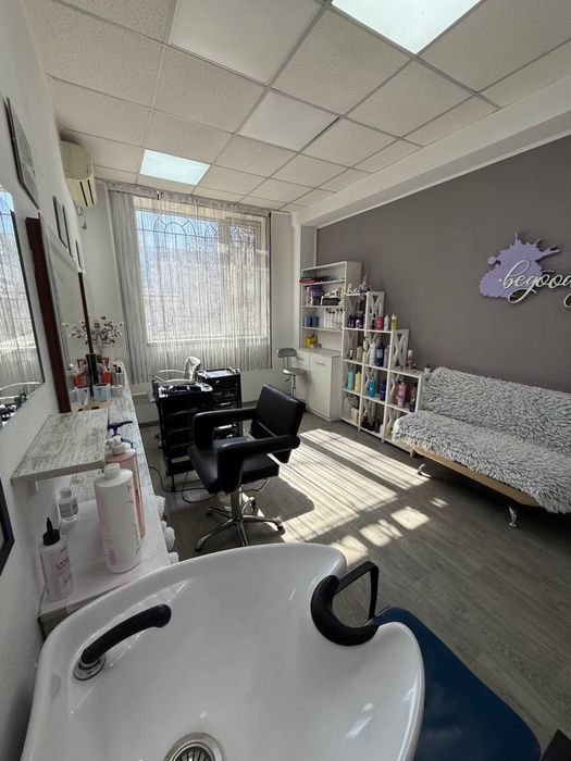 Продам парикмахерскую