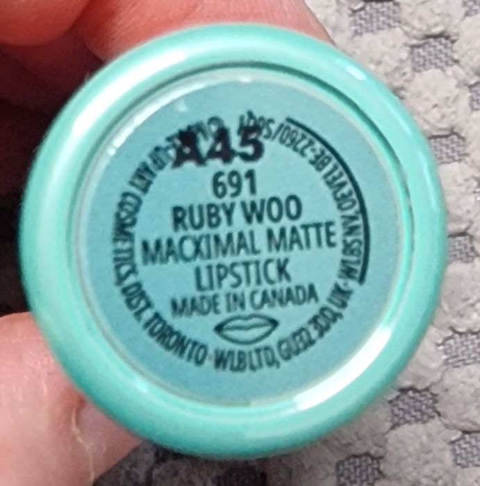 Szminka pomadka Mac Cosmetics M.A.CXIMAL silky matte lipstick rouge al