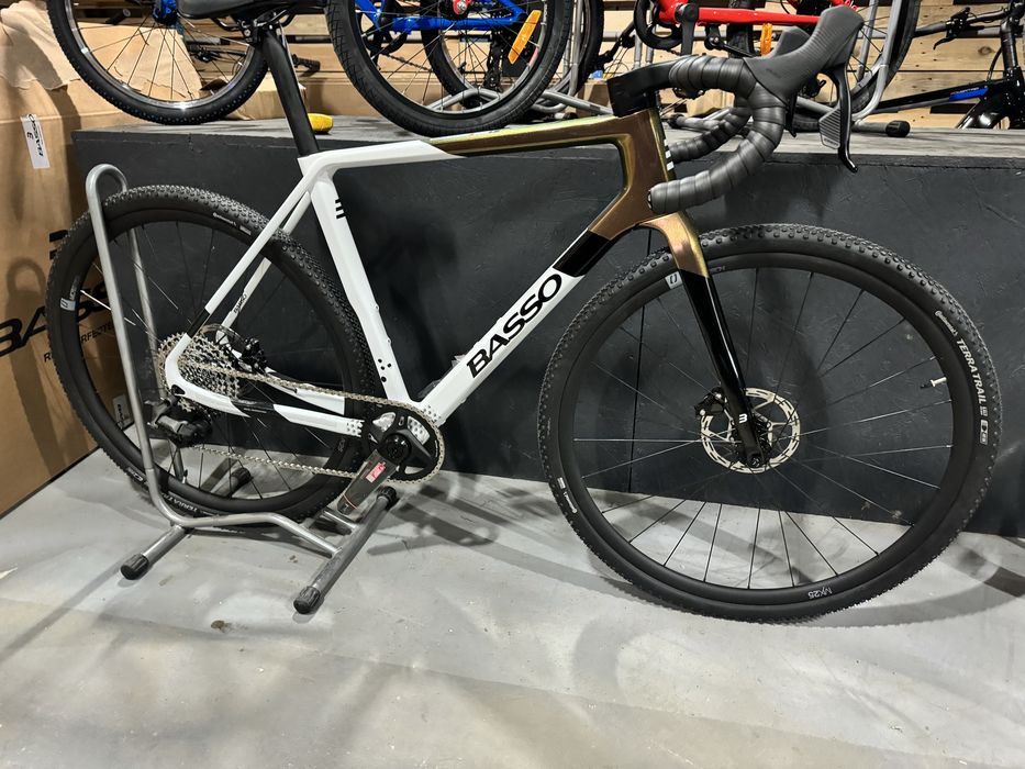 Niesamowity wloski gravel Basso Palta Carbon Rival 20 rat 0 %
