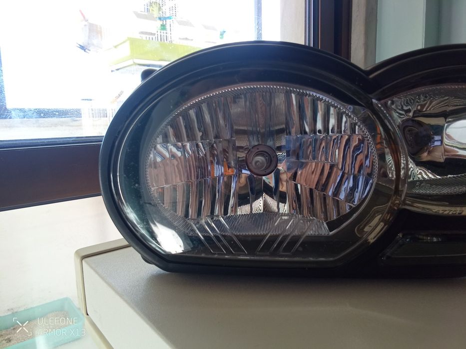 Farol.    BMW 1200 GS