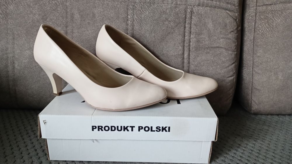 Beżowe Czółenka na obcasie