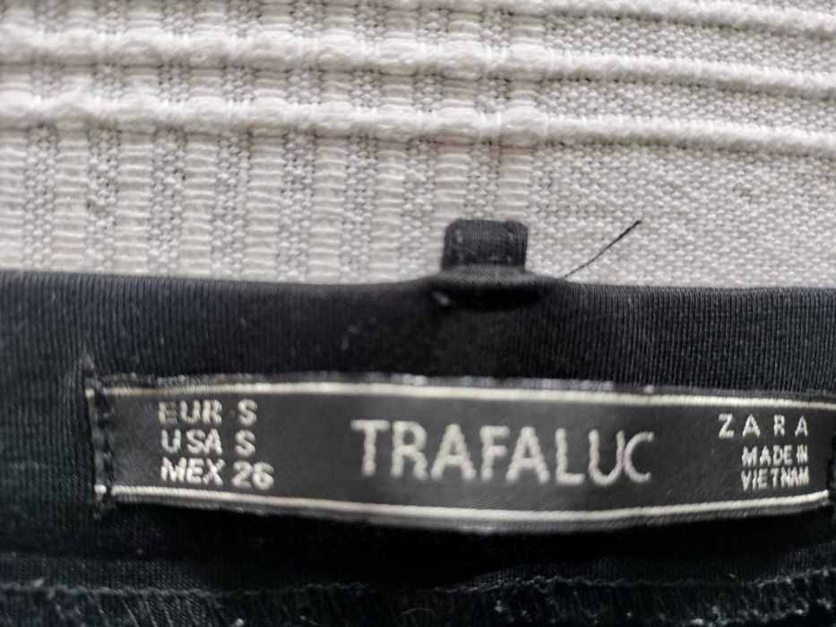 Leggings pretas ZARA