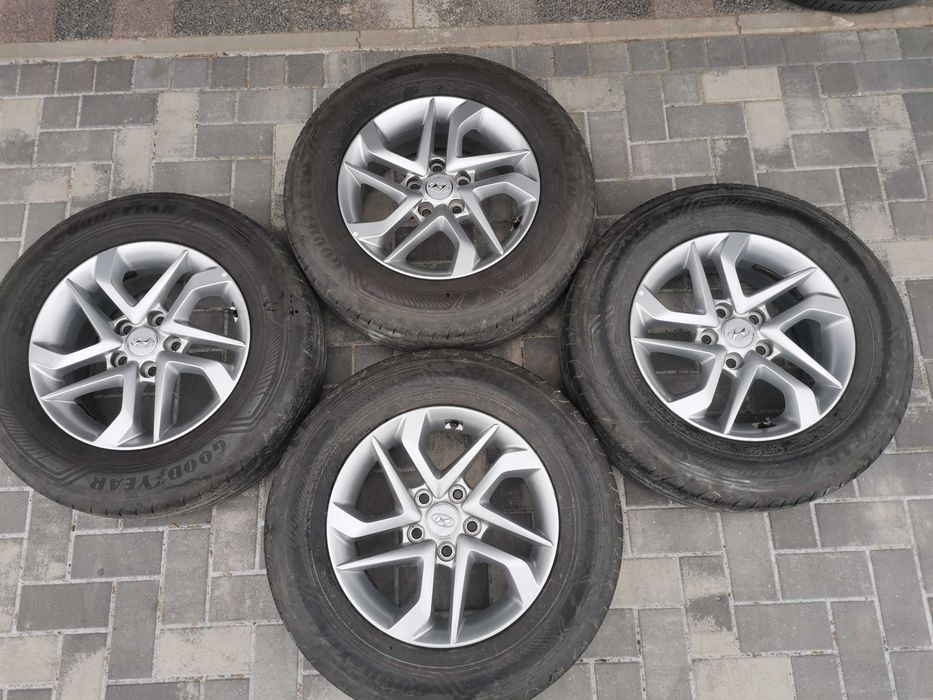 Felgi HYUNDAI Tucson ix35 i30 i40  6,5Jx16H2 5x114,3 ET45 TPMS