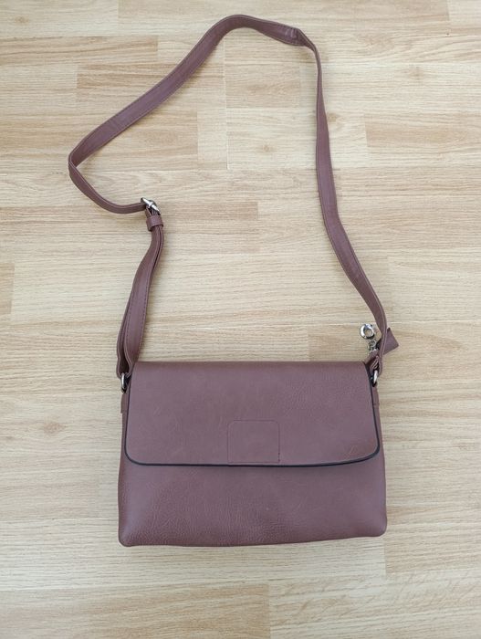 Розпродаж.Сумка з довгим ремінцем.