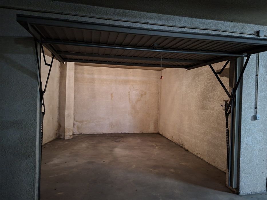 Garagem Fechada 25 m² – BRAGANÇA
