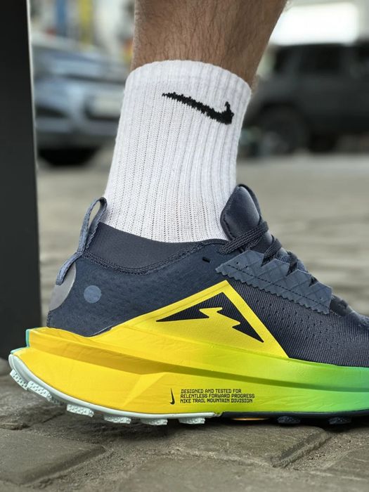 Чоловічі кросівки для бігу Nike Zoomx Zegama Trail 2 41р.