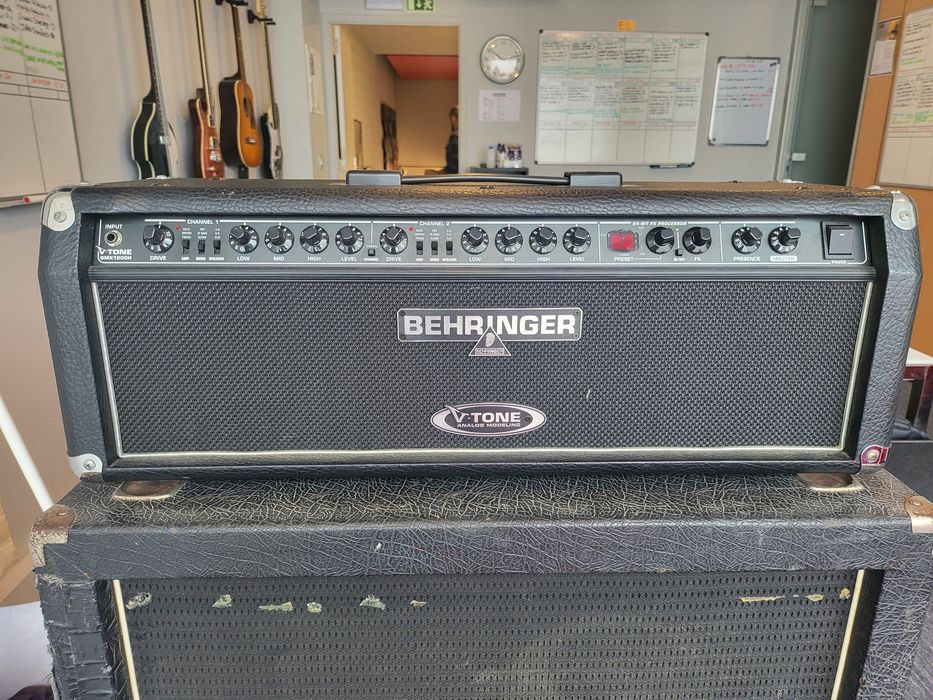 Amplificador de guitarra + cabeça de efeitos