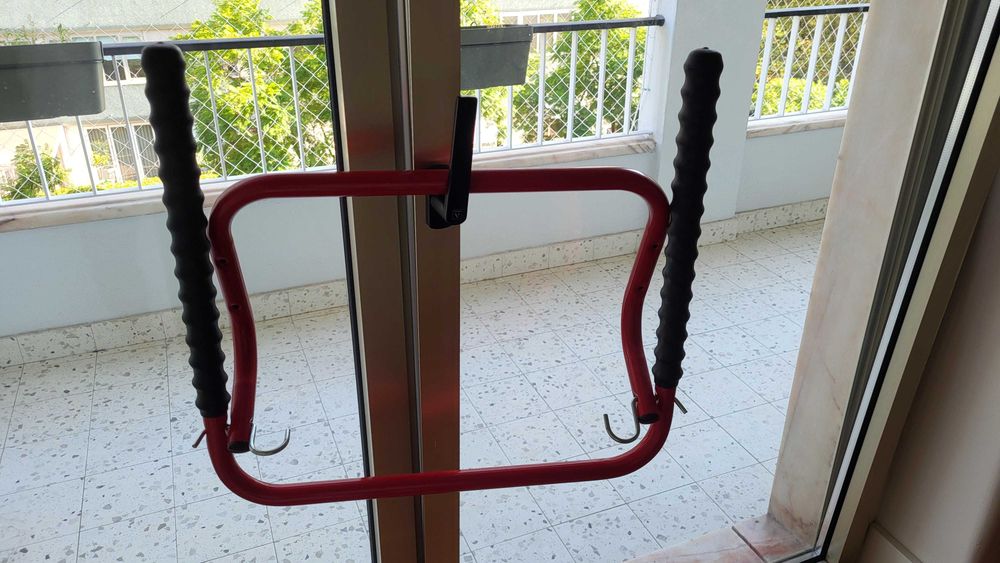 Suporte de Parede Duplo para Bicicletas (Vermelho / Rebatível)