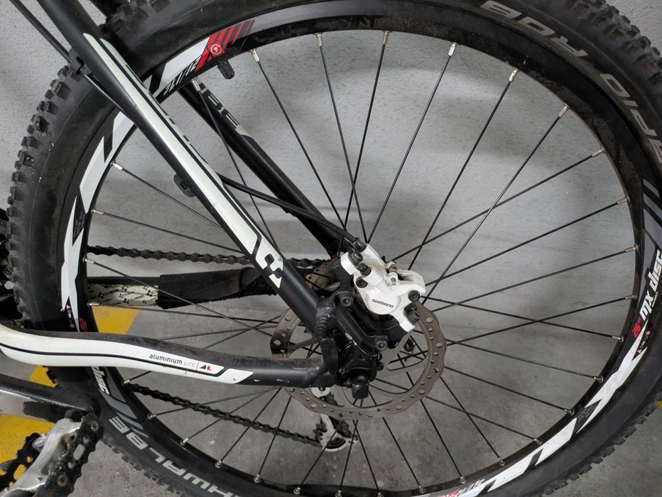 Bicicleta Cube Attention