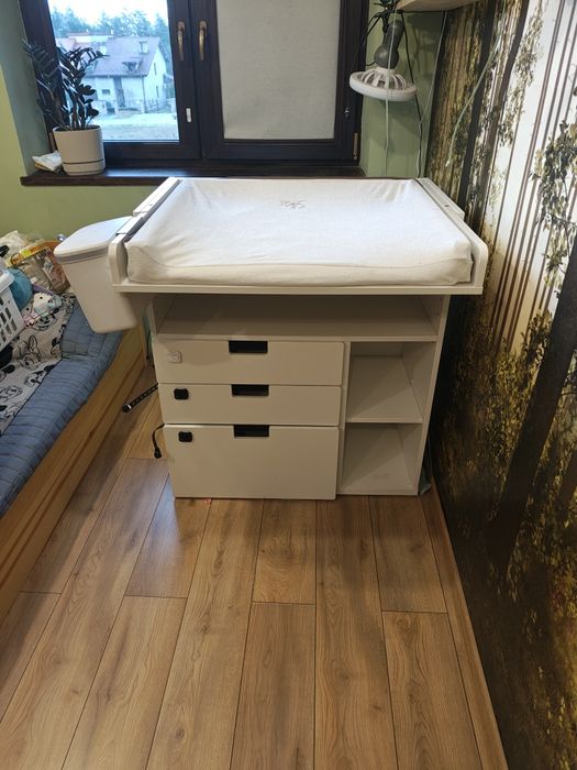 SMÅSTAD stół do przewijania +akcesoria 
Stół do przewijania, biały bia