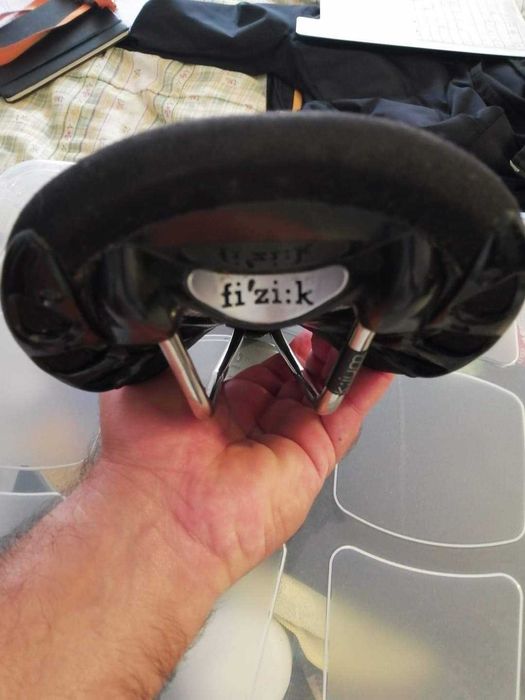 Selim bicicleta. Marca Fizik