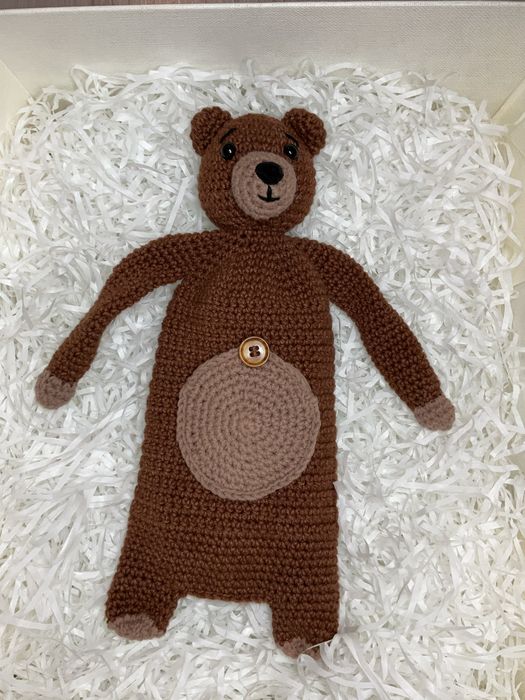 piórnik miś brązowy handmade na szydełku idealny do szkoły