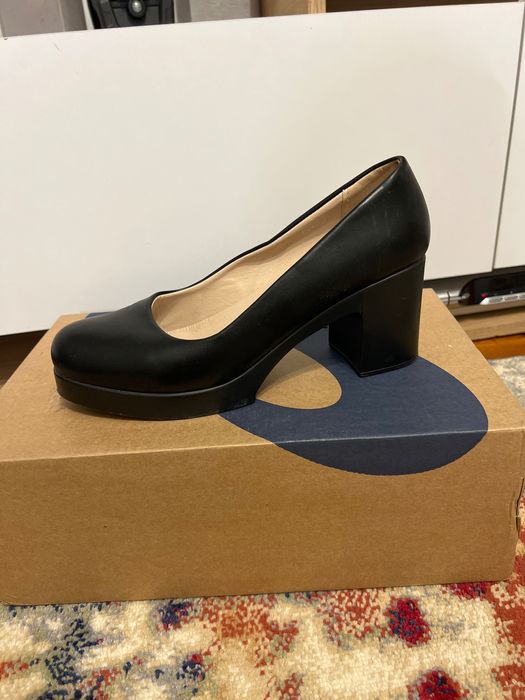 Туфлі чорні жіночі