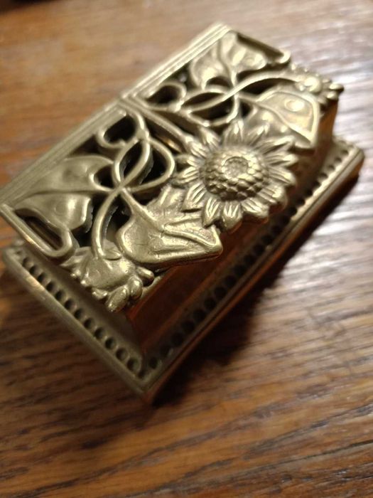 Винтажная латунная шкатулка