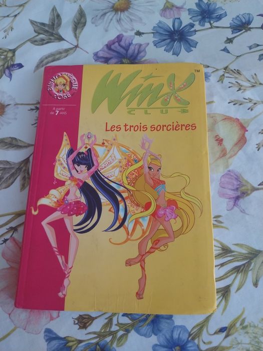 Les trois sorcières. Portes incluídos