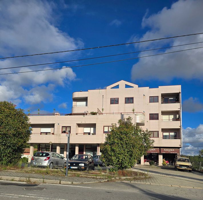 Escritório em Mozelos, a 2 min da estrada nacional