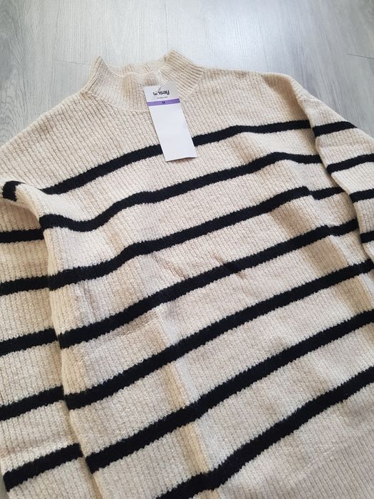 Damski sweter w paski półgolf