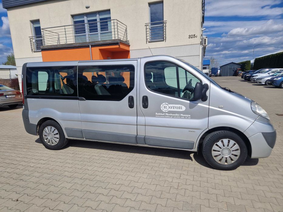 Sprzedam Opel Vivaro 9 osob.