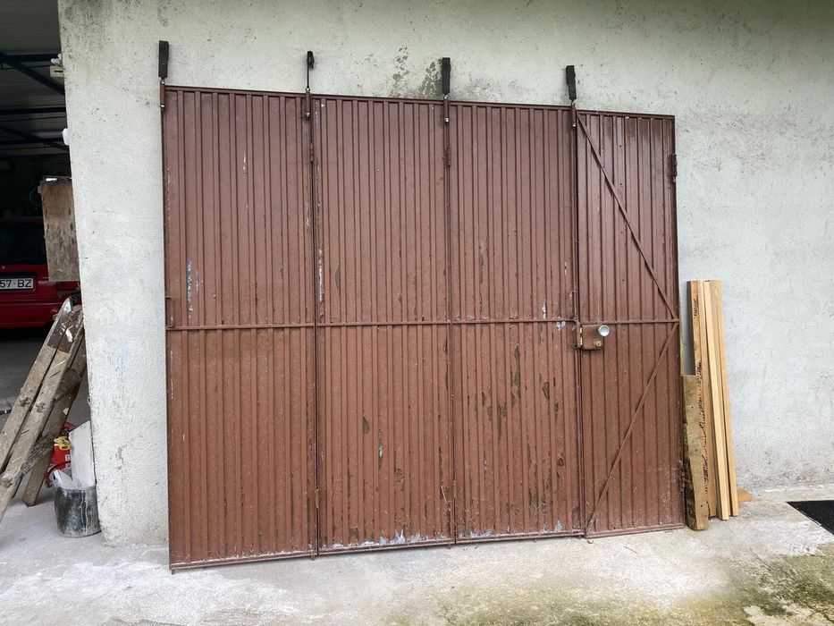 Portão em ferro de garagem