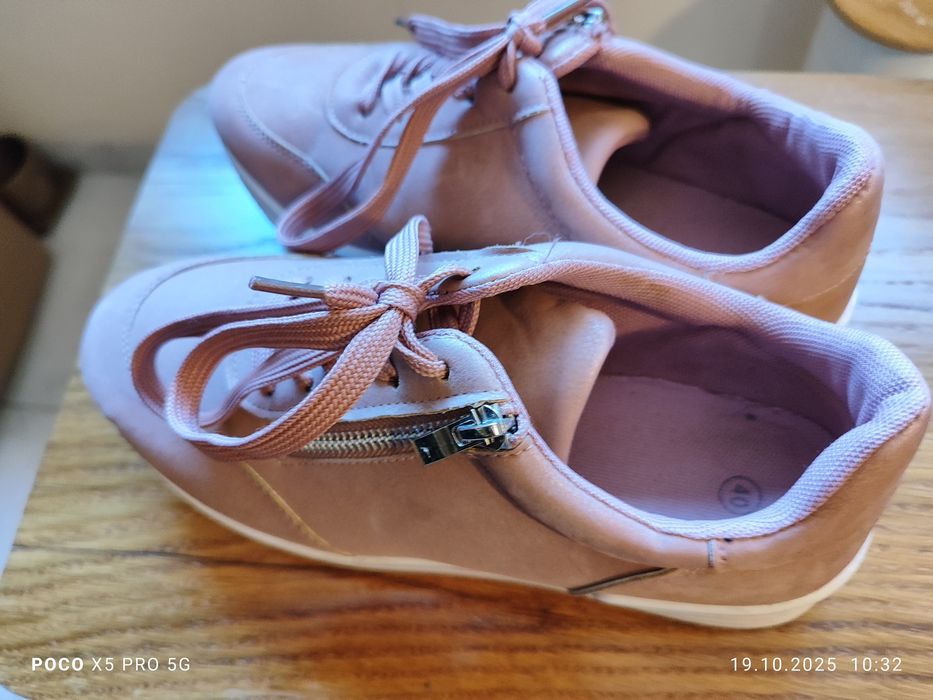 Buty różowe sportowe r 40
