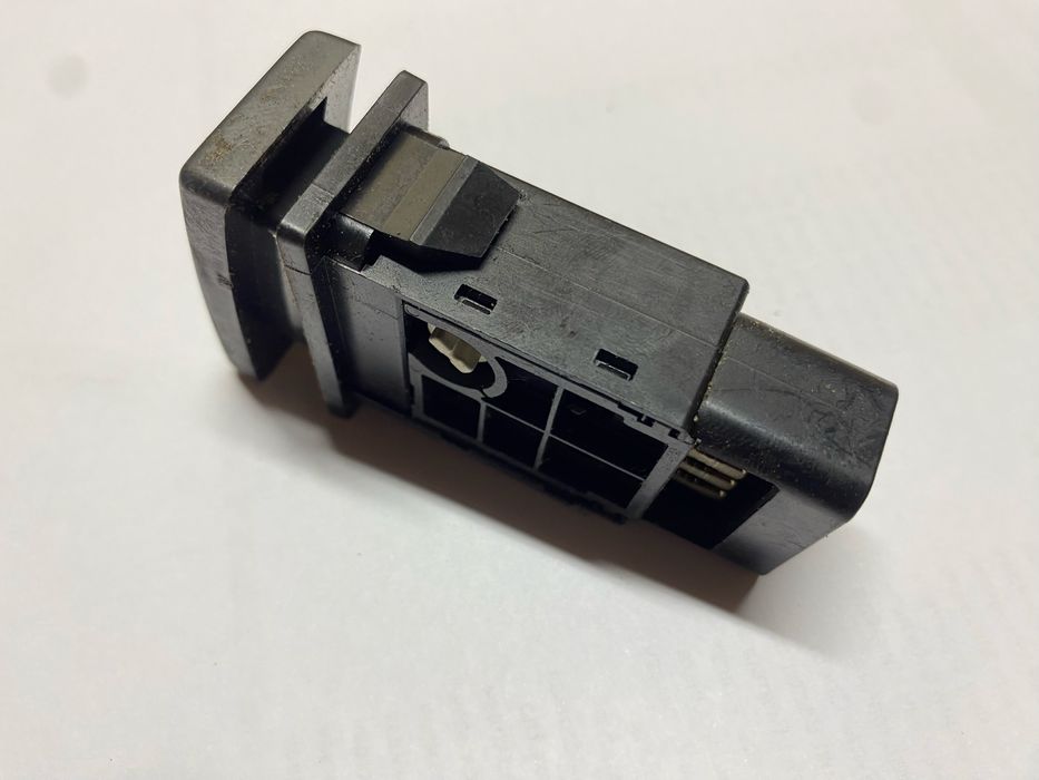 Toyota Avensis T25 кнопка аварійки, сигналізації. Вимикач Тойота Авенс