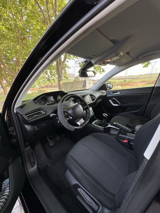 Peugeot 308 SW - Dezembro 2019 - 238.000 km