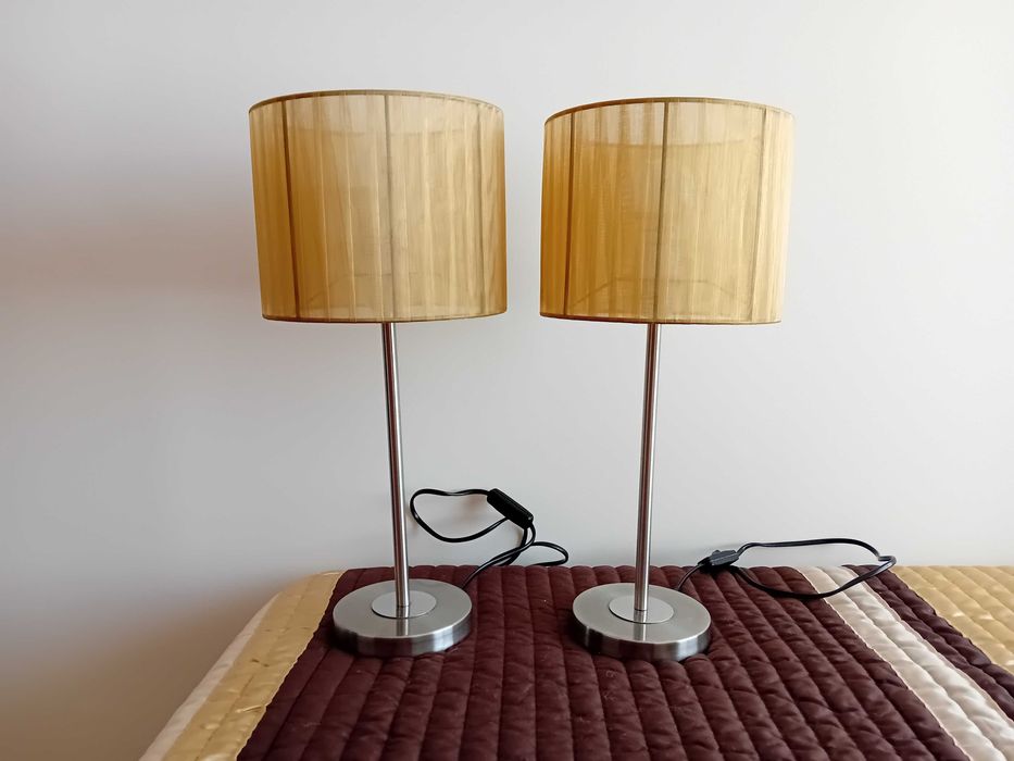 Conjunto de 3 candeeiros, um de teto e 2 de mesinha de cabeceira