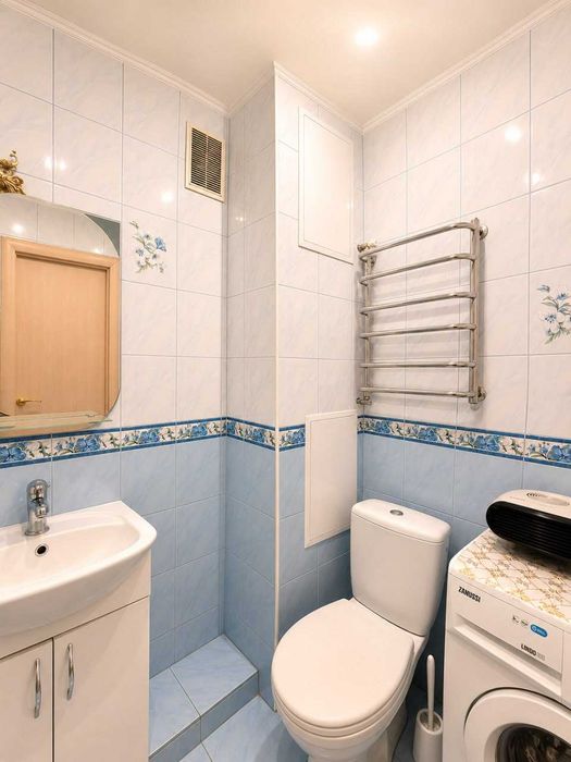 Продам двокімнатну квартиру вул. Дубровицька, 5, Оболонськй р-н, метро Мінська, Оболонь. Без комісії для покупця.