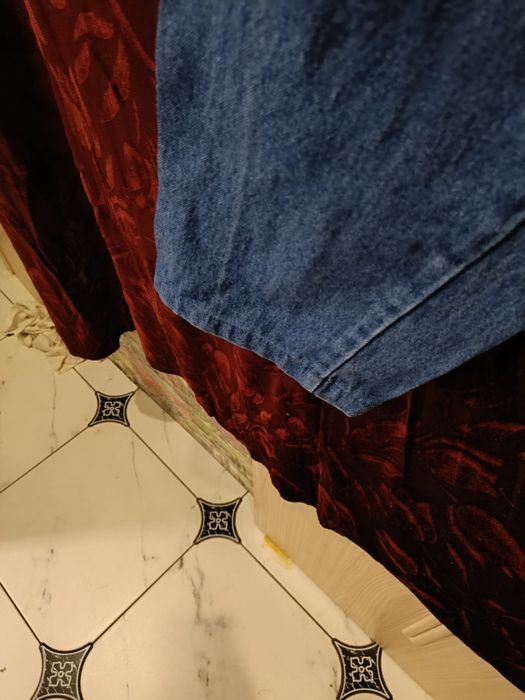 Джинсы молодежные, модные