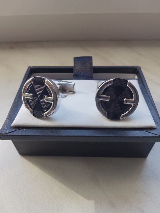 Piękne spinki do mankietów w etui