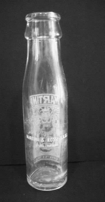 Garrafa antiga de Martini - dose individual - Pirogravada  - anos 50