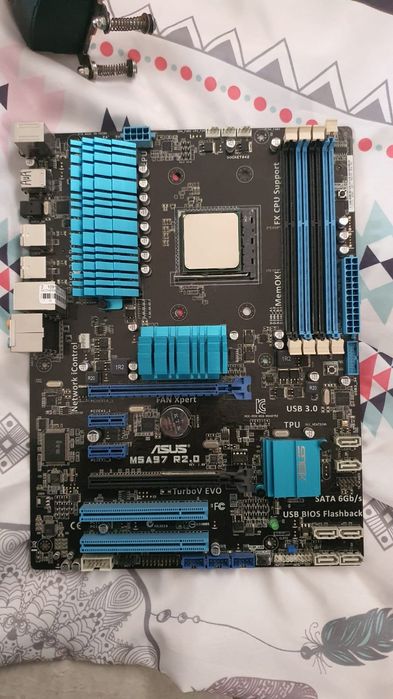 Matherboard asus M5 A 97 R2.0 mais cpu e 8g memoria ram e cooler 140mm
