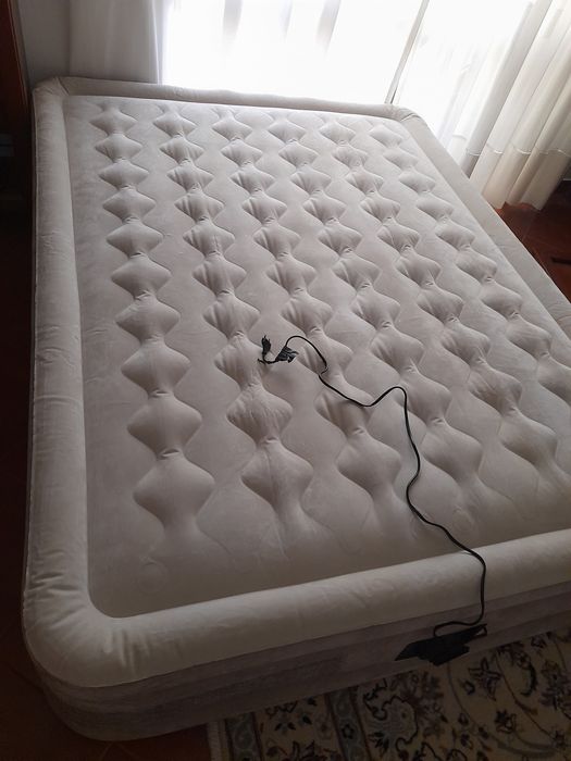 Colchão insuflável duplo 150 x 200 x 49 cm com bomba