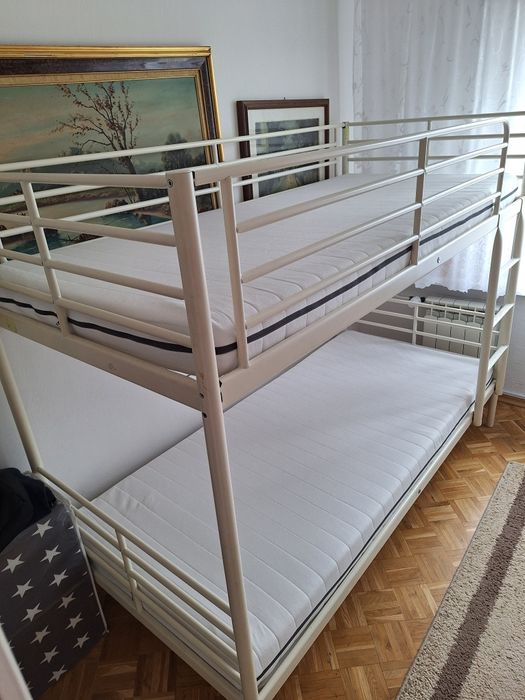 Łóżko piętrowe Ikea Svarta 90x200 + 2 materace 90x200