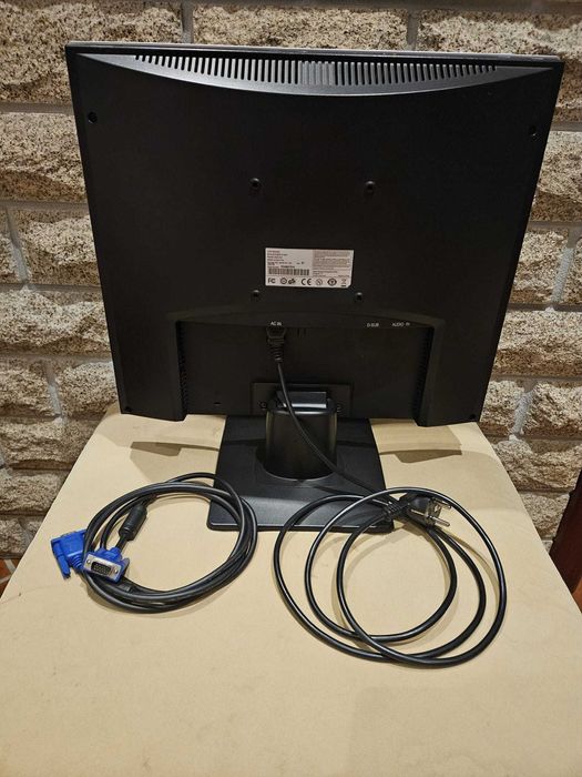 Vendo monitor semi-velho Siemens Fujitsu de 19" a preço simbólico