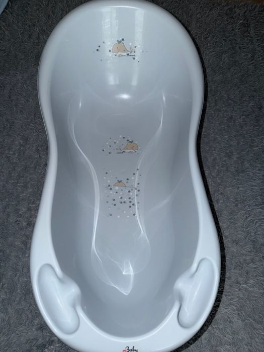 Дитяча ванночка з малюнками китів у відмінному стані