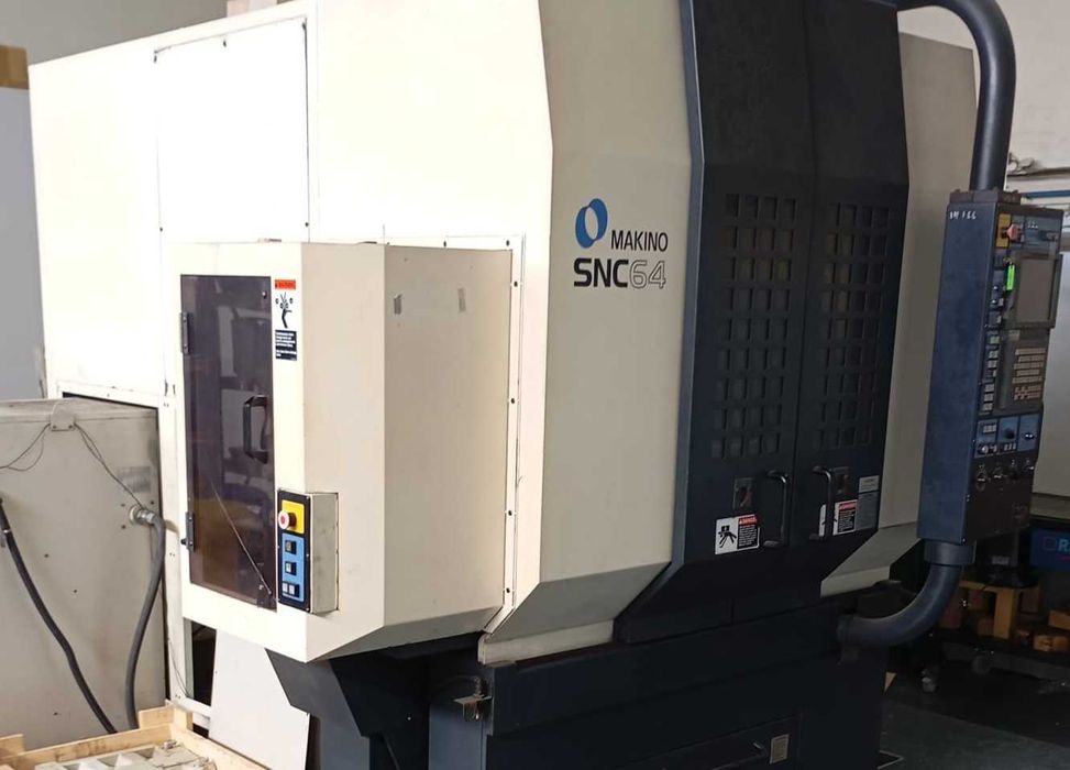 Fresadora CNC Makino SNC 64 usada