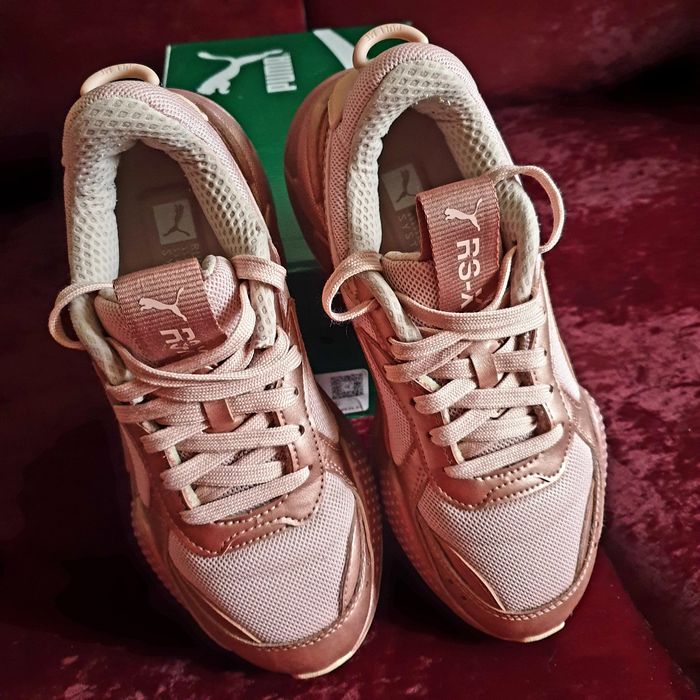 Жіночі яскраві кросівки Puma rs x cassia trinity