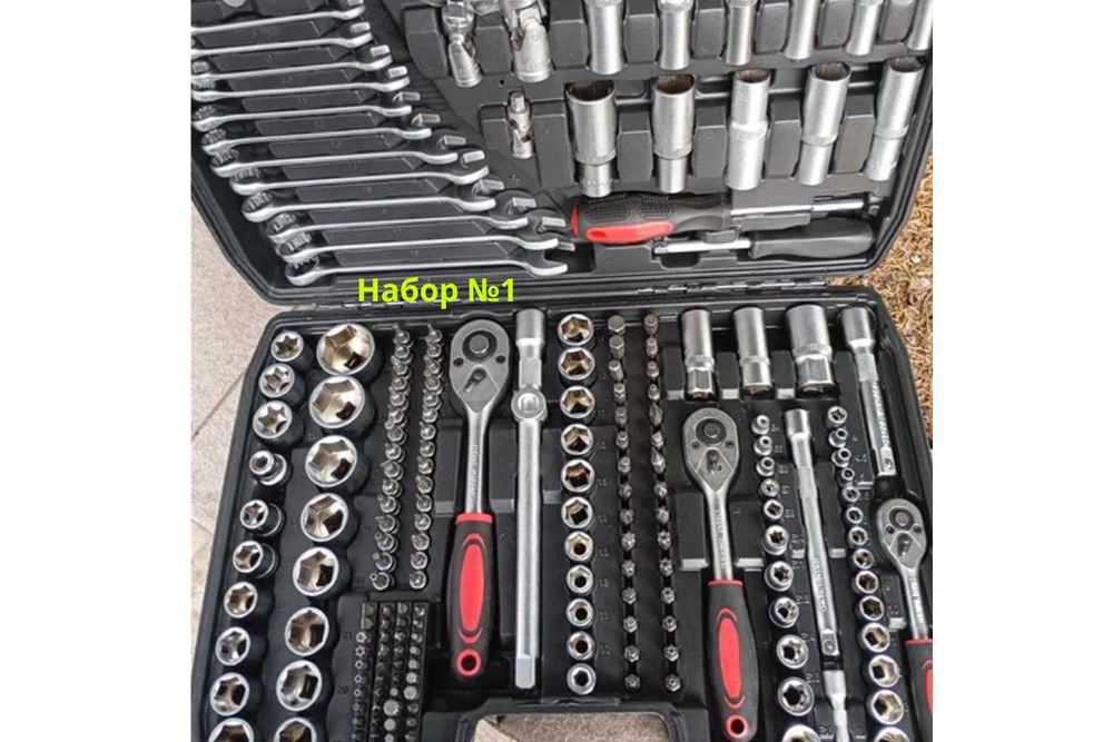 Набори професіних інструментів від 40 до 216 ключів головок в наборах