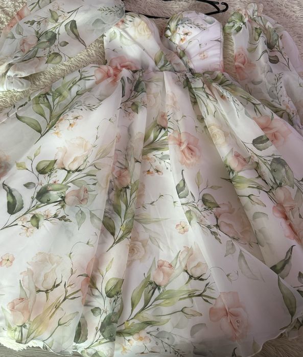 Сукня міді ,випускна