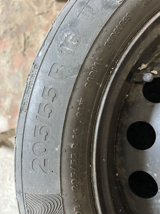 Продам комплект дисков шини 205/55 r16 или без срочно