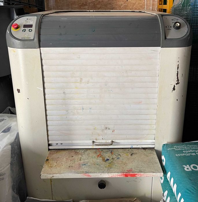 Maquina de Afinação e mistura de Tintas