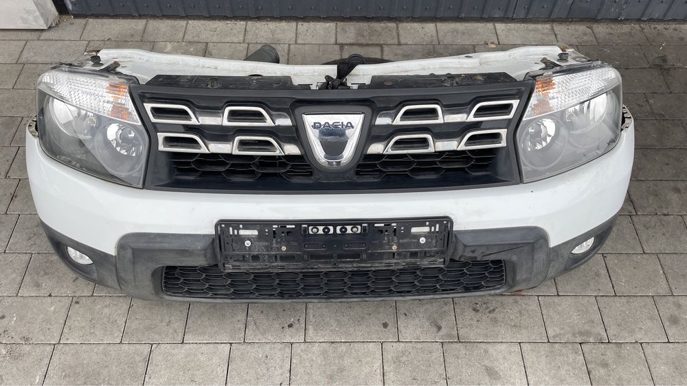 Бампер передній дачія дастер dacia duster білого польору в гарному ста