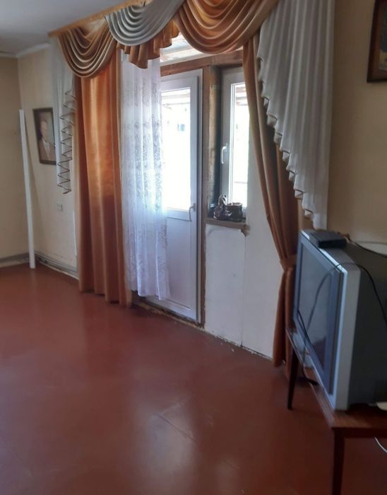 Здається будинок,кінець Богунії,для 3-5 чоловіків.