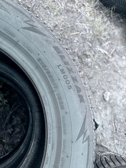 215 65 17 Bridgestone LM005 85% Шини Зима