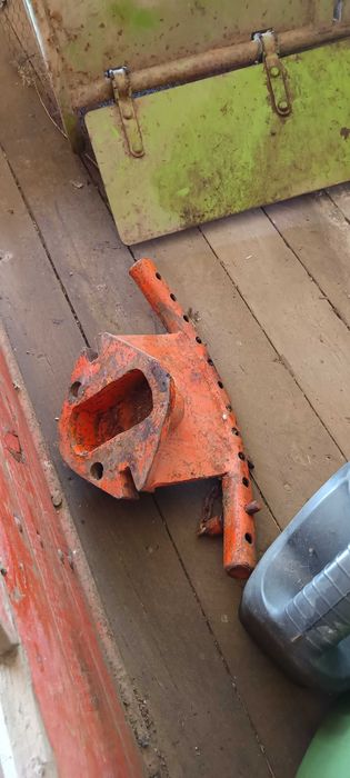 Trator Agria 18cv, reboque e alfaias