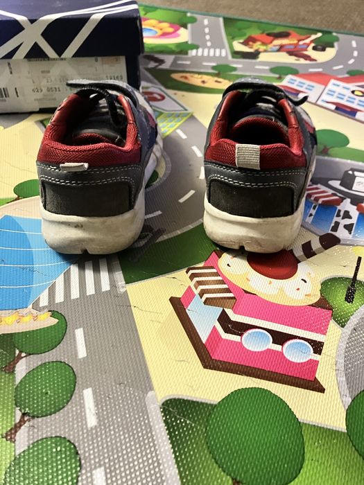 Saoatilhas de criança Geox