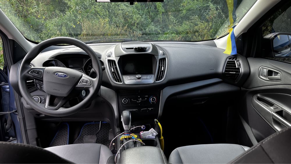 Продам Ford Escape