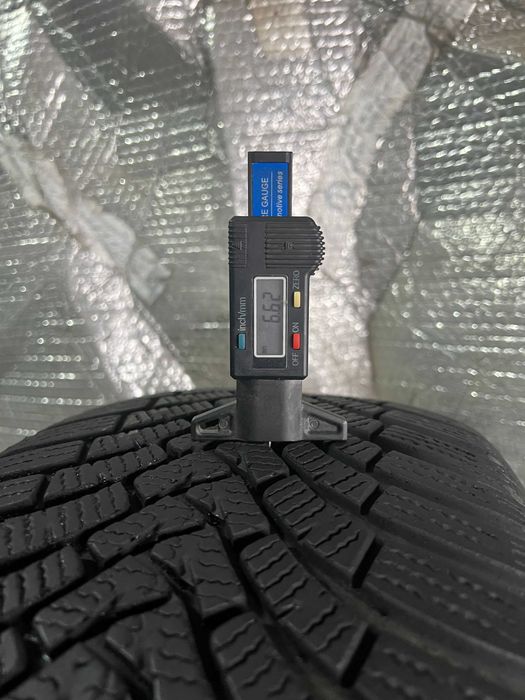 Шини Б/в 245.50.19 пара Falken